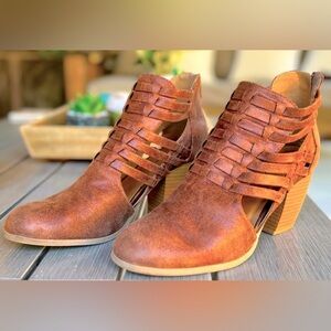 Cognac Open Sides Woven Strap Chunky Stacked Block Heel Ankle Boots Sz 8
